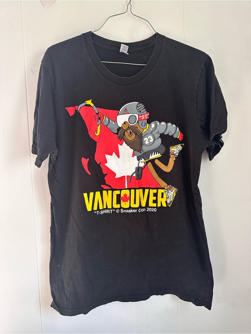 Sneaker Con Shirt 2020
